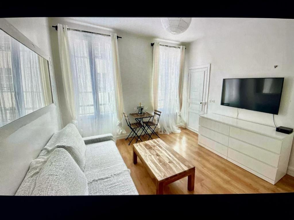 Cute One Bedroom In Le Marais Párizs Kültér fotó